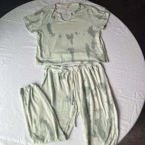 Como Vintage Target pajama light green set, size large